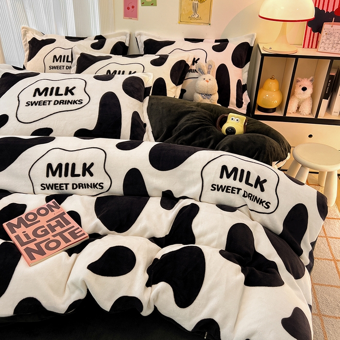 91家纺网 家纺一手货源 找家纺 2024新款A类高克重时尚风牛奶绒加厚保暖系列套件单品-四件套 大奶牛