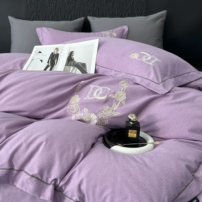 91家纺网 家纺一手货源 找家纺 梵克保罗 2024新款加厚肌理纹碳素磨毛刺绣四件套 丁香紫