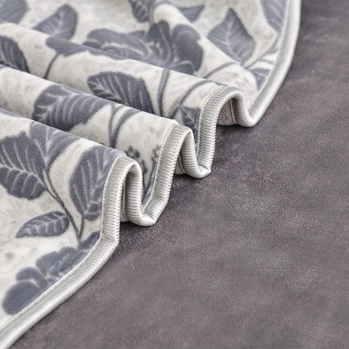 91家纺网 家纺一手货源 找家纺 赫本家纺  2025新品8-9斤爆品牛奶绒四件套床裙款金雕绒法莱绒四套件 爱意浓-灰