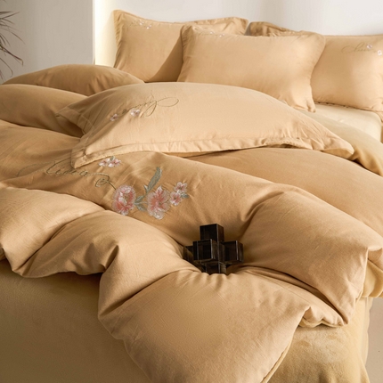 91家纺网 家纺一手货源 找家纺 （总）慕希家纺 2024新款全棉磨毛牛奶绒刺绣四件套-春暖花开