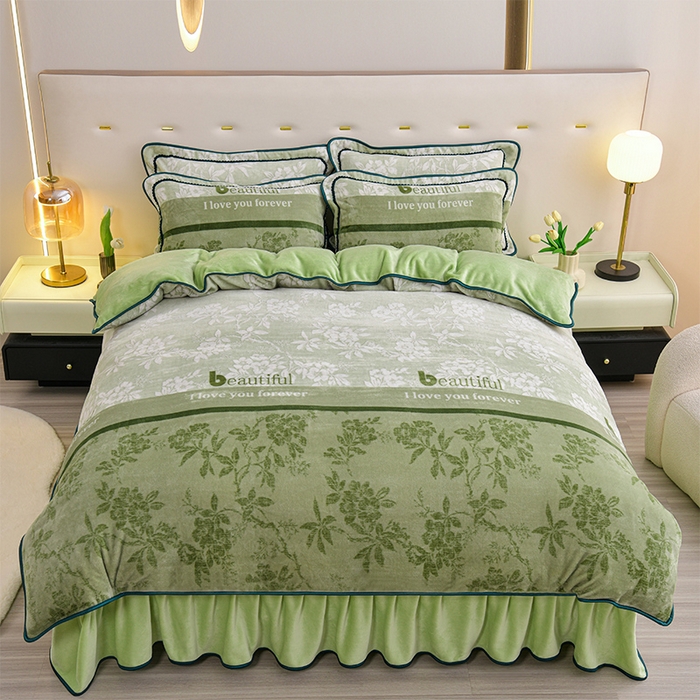 91家纺网 家纺一手货源 找家纺 赫本家纺  2025新品8-9斤爆品牛奶绒四件套床裙款金雕绒法莱绒四套件 爱丽丝