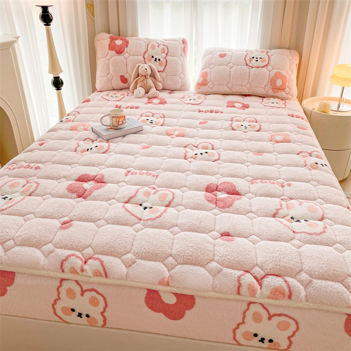 91家纺网 家纺一手货源 找家纺 雯豆家纺 2024冬款新品泰迪绒夹棉床笠三件套北极绒床垫保护套加厚保暖床笠 泰迪绒床笠-浪漫兔