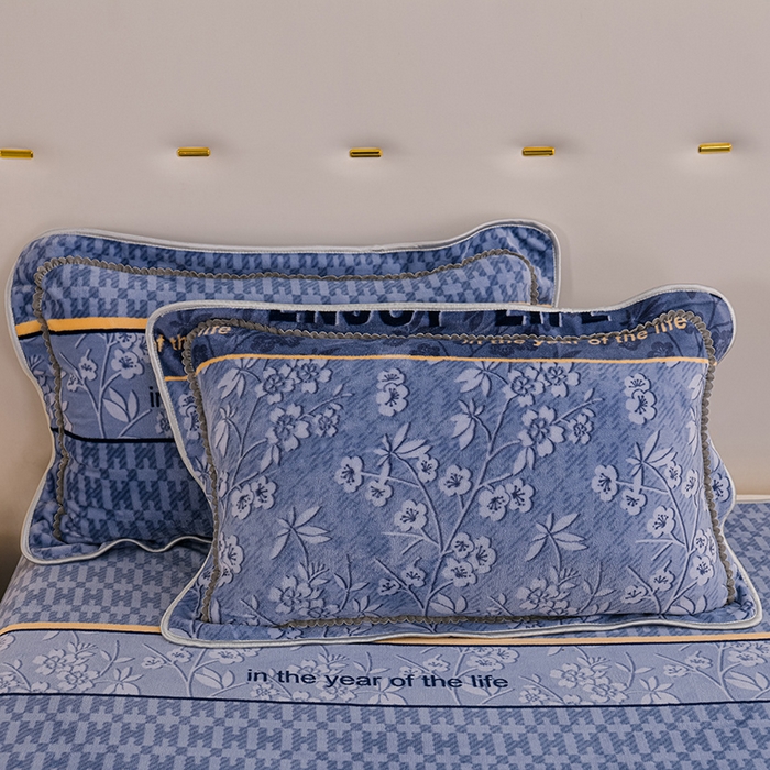 91家纺网 家纺一手货源 找家纺 赫本家纺  2025新品8-9斤爆品牛奶绒四件套床裙款金雕绒法莱绒四套件 清风竹影