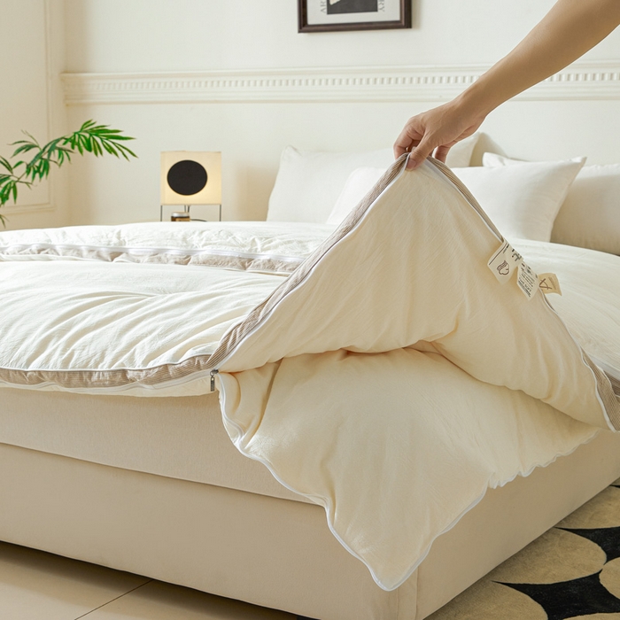 91家纺网 家纺一手货源 找家纺 创优家纺 2025新款良品针织棉子母被春秋被冬被二合一拉链款子母被 立体条纹-米白