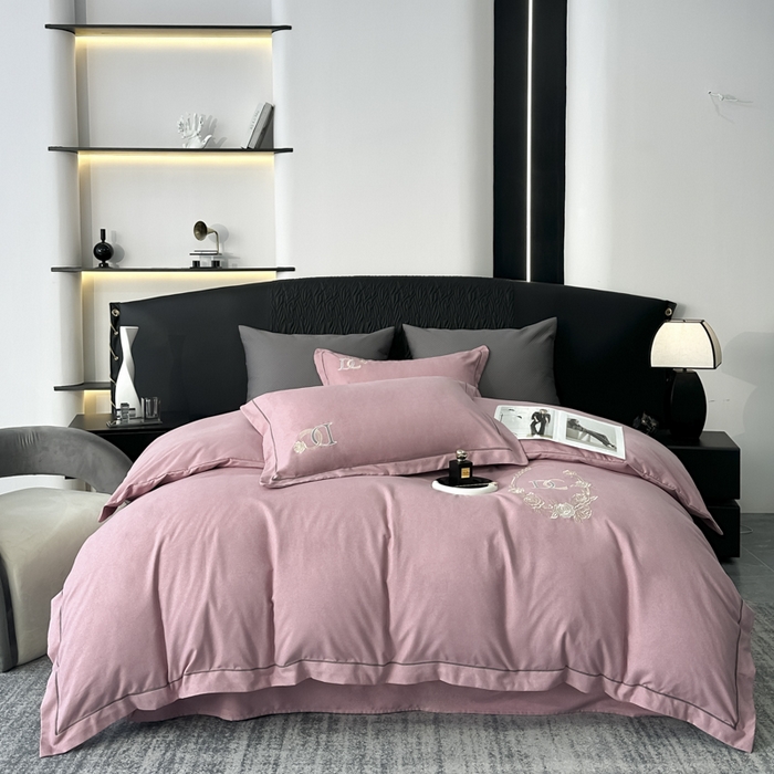 91家纺网 家纺一手货源 找家纺 梵克保罗 2024新款加厚肌理纹碳素磨毛刺绣四件套 豆沙粉