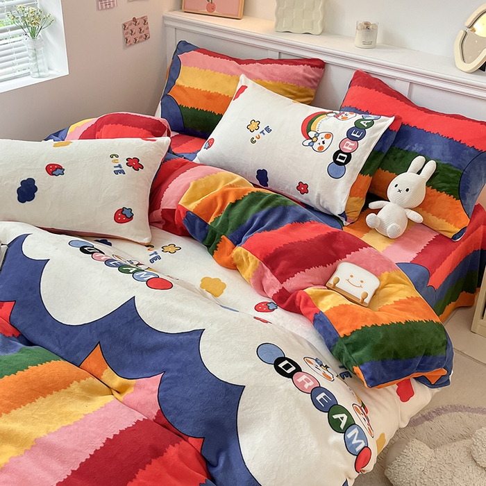 91家纺网 家纺一手货源 找家纺 桃子家居 2024新款小清新卡通加厚牛奶绒全工艺200克印花牛奶绒系列四件套 绒-彩虹兔