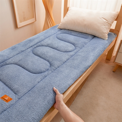 91家纺网 家纺一手货源 找家纺 2024新款加厚保暖北极绒加厚床褥床垫（背面豆豆绒）-学生床 北极绒床褥-雾霾蓝