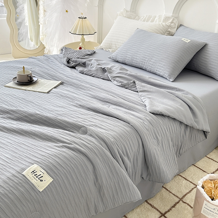 91家纺网 家纺一手货源 找家纺 81号家纺 2024新款亲肤纯色泡泡纱夏被四件套 高级灰