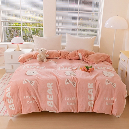 91家纺网 家纺一手货源 找家纺 （总）富馨莱 2024新款牛奶绒230克印花全消光被套