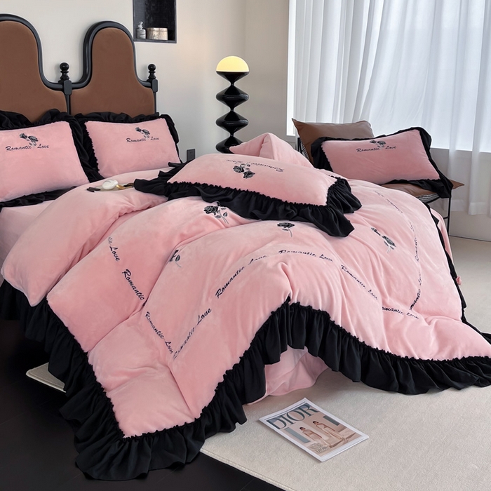 91家纺网 家纺一手货源 找家纺 凯美家居 2024新款法式牛奶绒刺绣四件套-欧雅 欧雅-粉玉