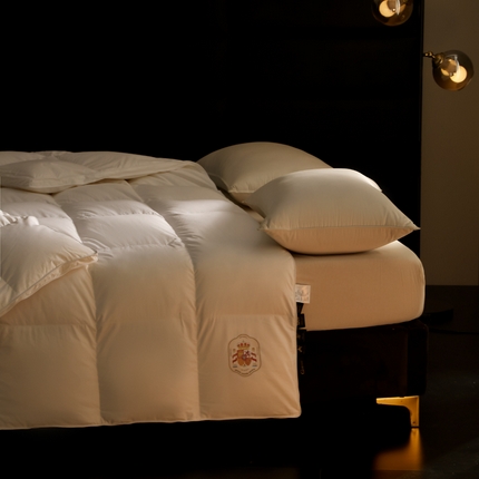 91家纺网 家纺一手货源 找家纺 （总）晋瑞红 新款小轻语糯感（时尚拼色）鹅绒被