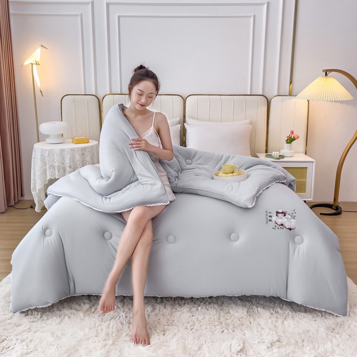 91家纺网 家纺一手货源 找家纺 81号家纺 2024新款针织棉花边烫花被冬被被芯 时尚灰