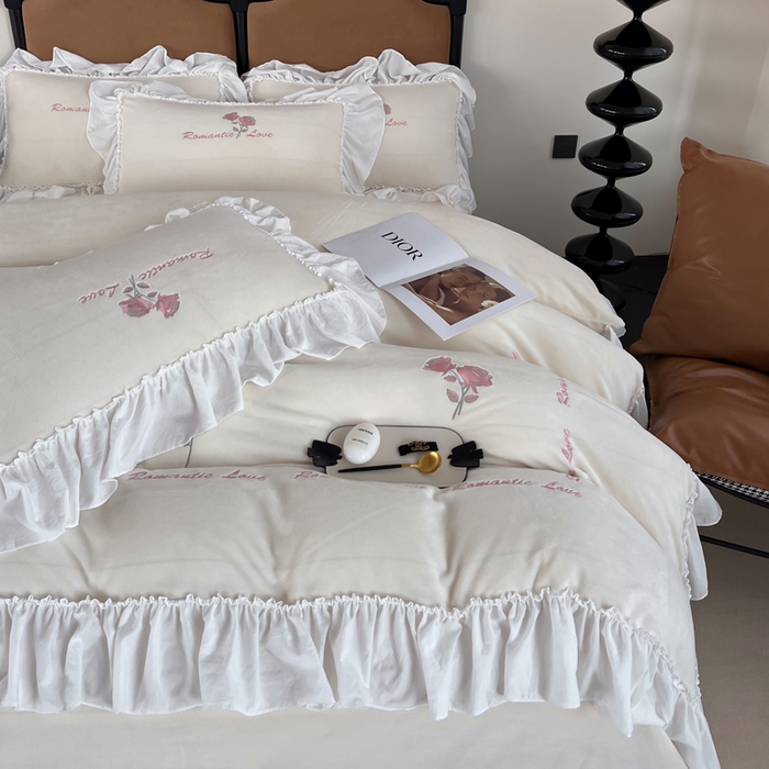 91家纺网 家纺一手货源 找家纺 凯美家居 2024新款法式牛奶绒刺绣四件套-欧雅 欧雅-奶白粉玫瑰