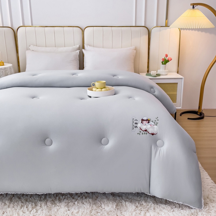 91家纺网 家纺一手货源 找家纺 81号家纺 2024新款针织棉花边烫花被冬被被芯 时尚灰