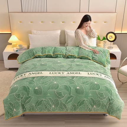 91家纺网 家纺一手货源 找家纺 （总）静缘分 2025新款230克特厚牛奶绒金貂绒床裙款保暖单品被套 