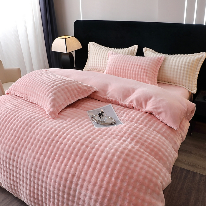 91家纺网 家纺一手货源 找家纺 席之家 2024新款加厚兔毛牛奶绒四件套 荧光粉