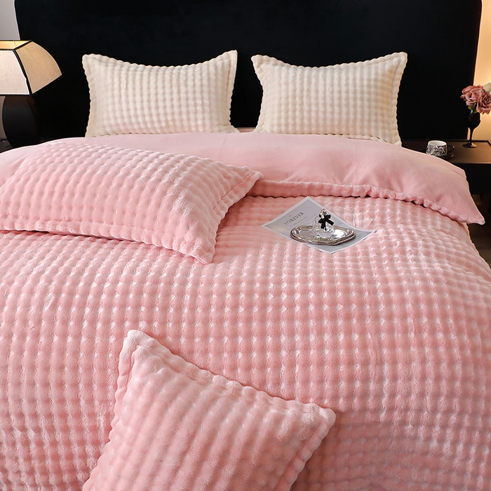 91家纺网 家纺一手货源 找家纺 席之家 2024新款加厚兔毛牛奶绒四件套 荧光粉