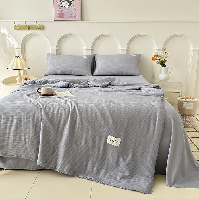 91家纺网 家纺一手货源 找家纺 81号家纺 2024新款亲肤纯色泡泡纱夏被四件套 高级灰