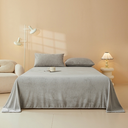 91家纺网 家纺一手货源 找家纺 七仙女家纺 2025新款A类230g高克重牛奶绒单品床单 银灰色