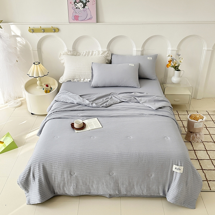 91家纺网 家纺一手货源 找家纺 81号家纺 2024新款亲肤纯色泡泡纱夏被四件套 高级灰
