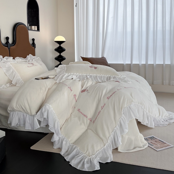 91家纺网 家纺一手货源 找家纺 凯美家居 2024新款法式牛奶绒刺绣四件套-欧雅 欧雅-奶白粉玫瑰