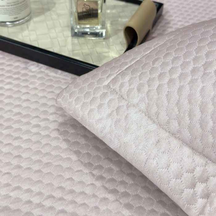 91家纺网 家纺一手货源 找家纺 81号家纺 2024新款冰感豆豆床裙款凉席 樱花粉