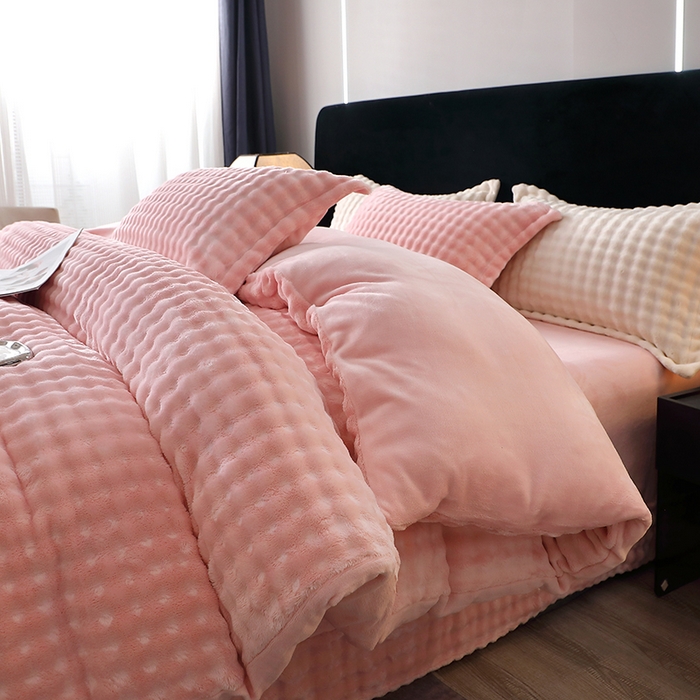 91家纺网 家纺一手货源 找家纺 席之家 2024新款加厚兔毛牛奶绒四件套 荧光粉