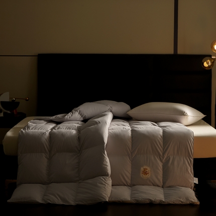 91家纺网 家纺一手货源 找家纺 （总）晋瑞红 新款小轻语糯感（时尚拼色）鹅绒被