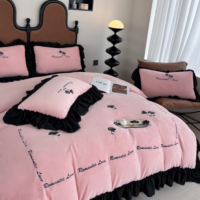 91家纺网 家纺一手货源 找家纺 凯美家居 2024新款法式牛奶绒刺绣四件套-欧雅 欧雅-粉玉