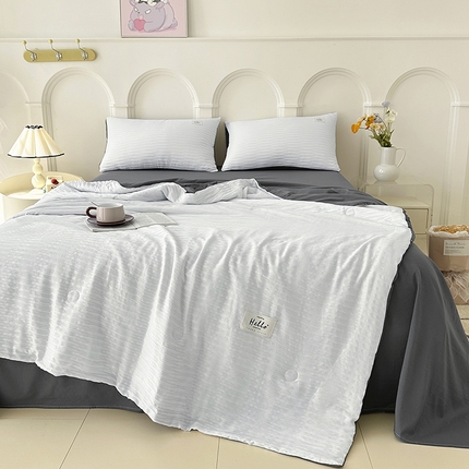91家纺网 家纺一手货源 找家纺 （总）81号家纺 2024新款亲肤纯色泡泡纱夏被四件套