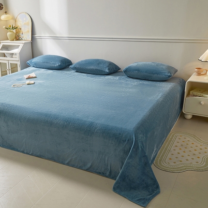 91家纺网 家纺一手货源 找家纺 七仙女家纺 2025新款A类230g高克重牛奶绒大炕单 孔雀蓝
