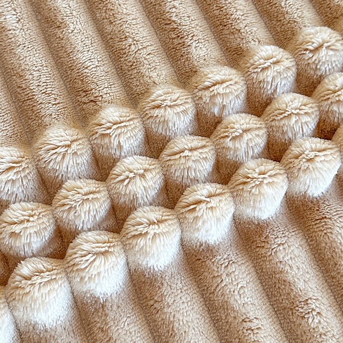 91家纺网 家纺一手货源 找家纺 芸锦豪 2024新款仿兔毛抽条毛毯-卷边款 咖色
