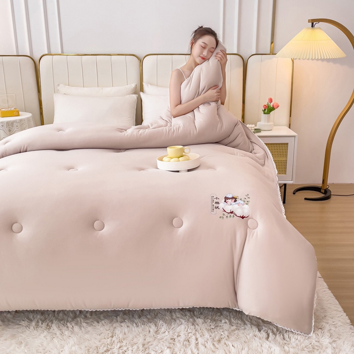 91家纺网 家纺一手货源 找家纺 81号家纺 2024新款针织棉花边烫花被冬被被芯 浅粉