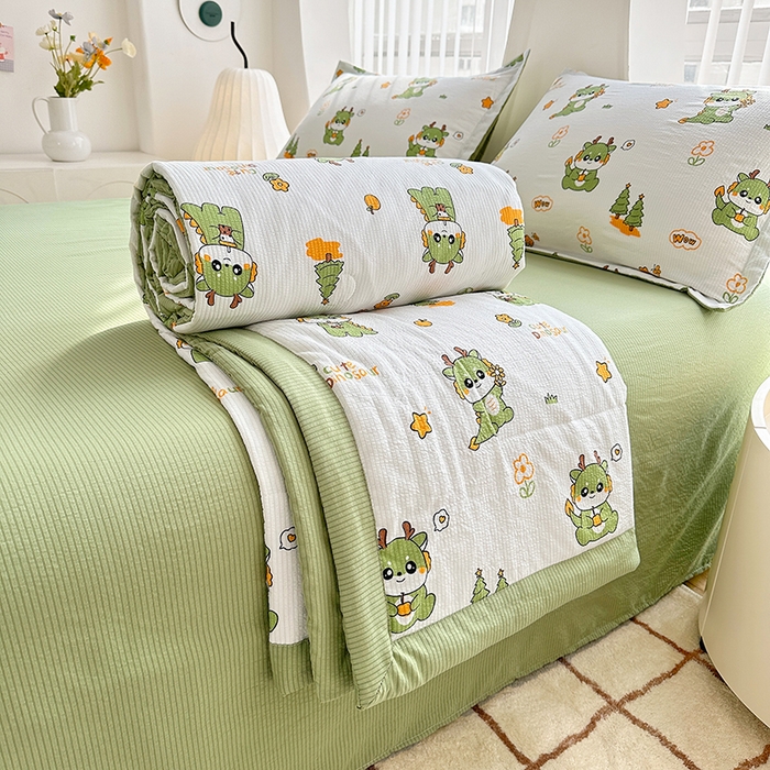 91家纺网 家纺一手货源 找家纺 81号家纺 2024新款1泡泡纱印花夏被四件套 小恐龙