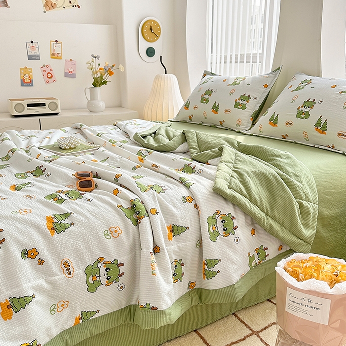 91家纺网 家纺一手货源 找家纺 81号家纺 2024新款1泡泡纱印花夏被四件套 小恐龙