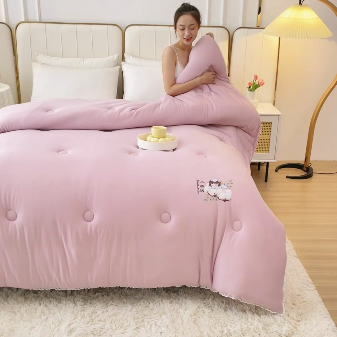 91家纺网 家纺一手货源 找家纺 81号家纺 2024新款针织棉花边烫花被冬被被芯 豆沙紫