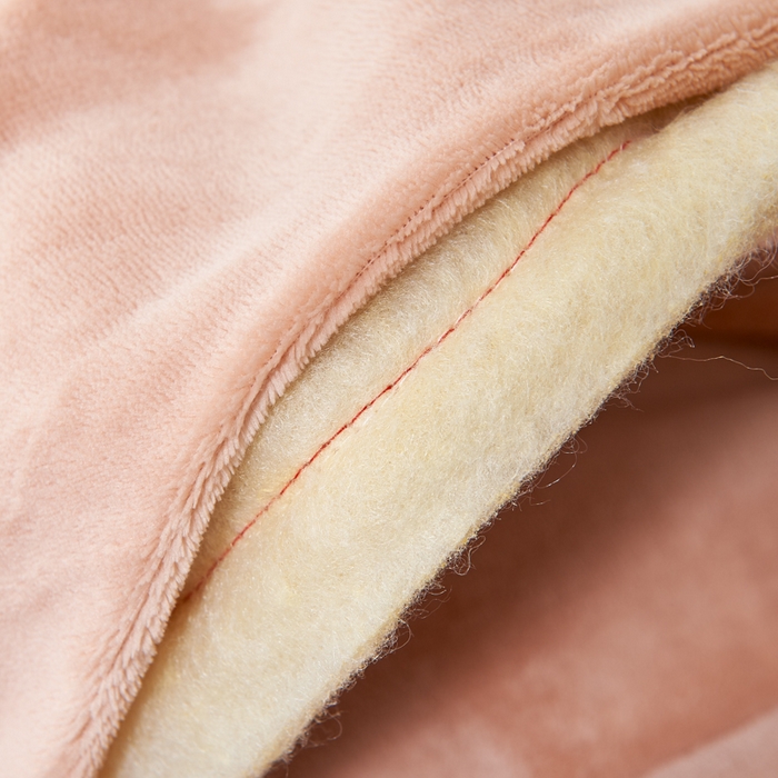 91家纺网 家纺一手货源 找家纺 照世家纺 2024新款牛奶绒轻奢抱枕被 驼色