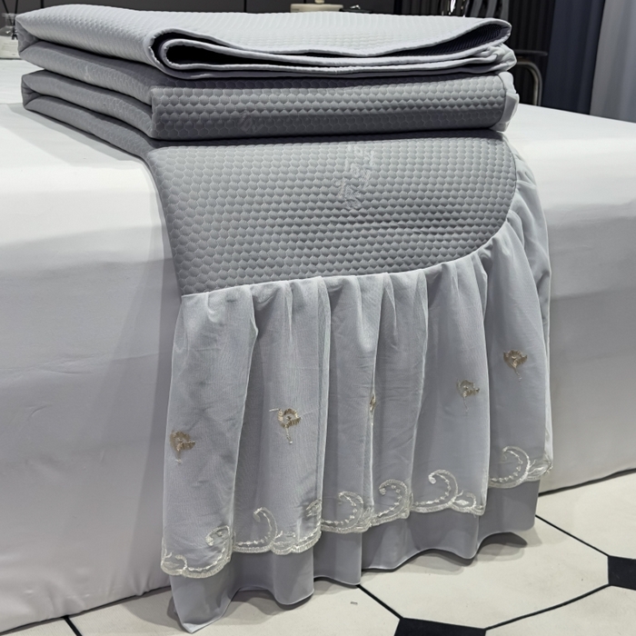 91家纺网 家纺一手货源 找家纺 81号家纺 2024新款冰感豆豆床裙款凉席 高级灰