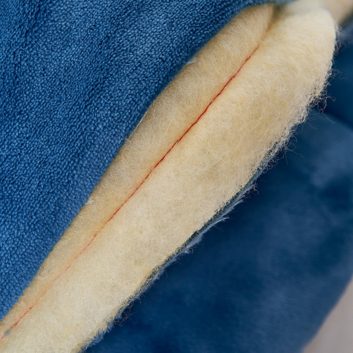 91家纺网 家纺一手货源 找家纺 照世家纺 2024新款牛奶绒轻奢抱枕被 宝石蓝