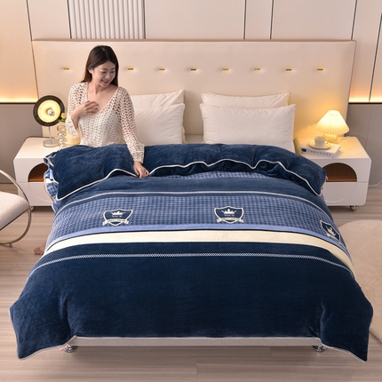 91家纺网 家纺一手货源 找家纺 （总）静缘分 2025新款230克特厚牛奶绒金貂绒床裙款保暖单品被套 