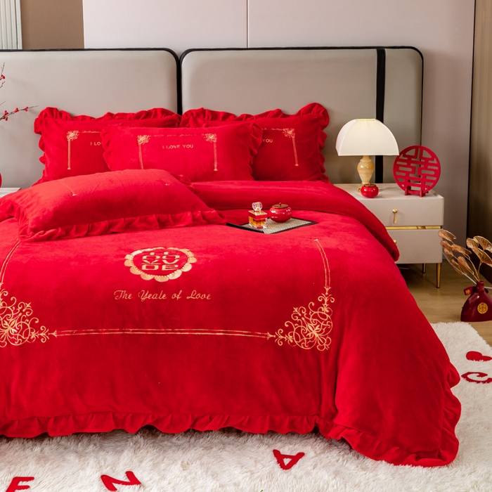 91家纺网 家纺一手货源 找家纺 银石 2024新款秋冬230克全消光牛奶绒大红四件套喜结良缘