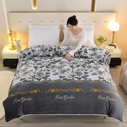 91家纺网 家纺一手货源 找家纺 （总）静缘分 2025新款230克特厚牛奶绒金貂绒床裙款保暖单品被套 