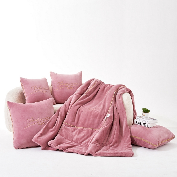 91家纺网 家纺一手货源 找家纺 照世家纺 2024新款牛奶绒轻奢抱枕被 豆沙