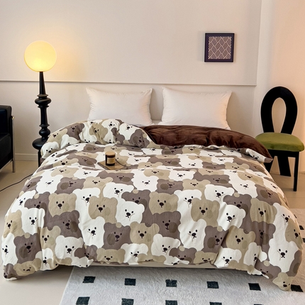 91家纺网 家纺一手货源 找家纺 （总）富馨莱 2024新款牛奶绒230克印花全消光被套