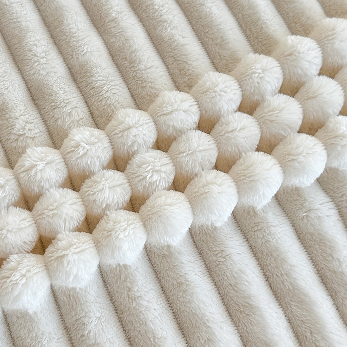 91家纺网 家纺一手货源 找家纺 芸锦豪 2024新款仿兔毛抽条毛毯-卷边款 白色