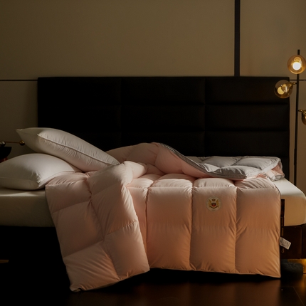 91家纺网 家纺一手货源 找家纺 （总）晋瑞红 新款小轻语糯感（时尚拼色）鹅绒被