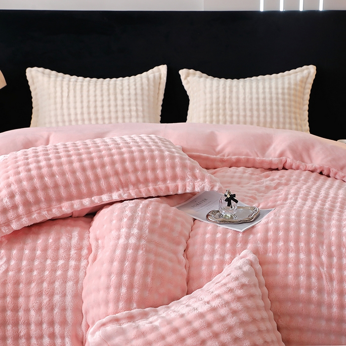 91家纺网 家纺一手货源 找家纺 席之家 2024新款加厚兔毛牛奶绒四件套 荧光粉