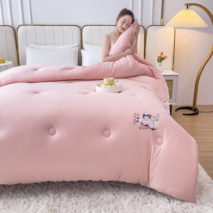 91家纺网 家纺一手货源 找家纺 81号家纺 2024新款针织棉花边烫花被冬被被芯 少女粉