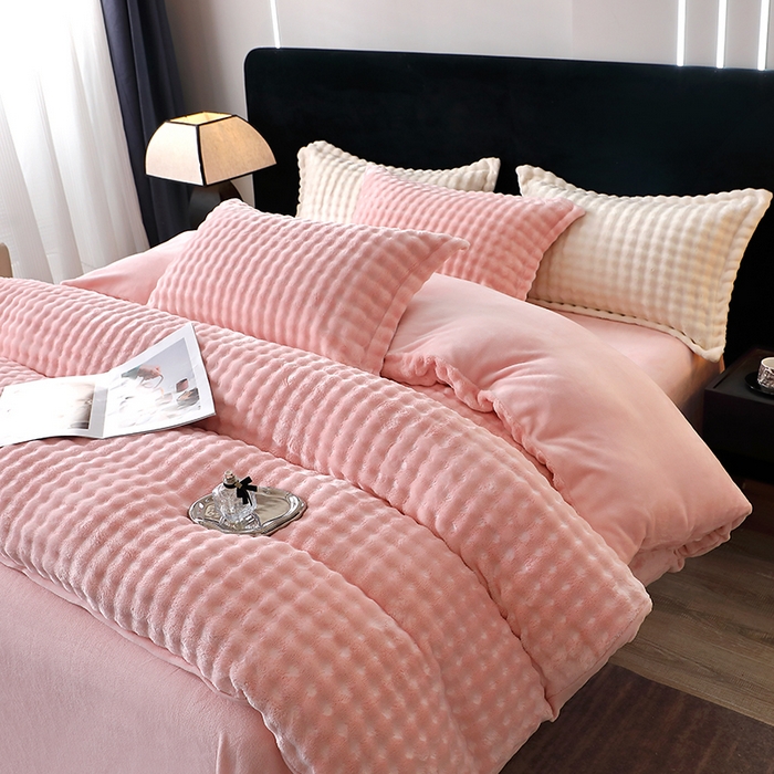 91家纺网 家纺一手货源 找家纺 席之家 2024新款加厚兔毛牛奶绒四件套 荧光粉