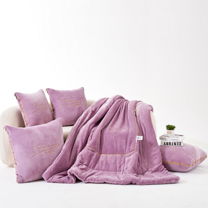 91家纺网 家纺一手货源 找家纺 照世家纺 2024新款牛奶绒轻奢抱枕被 香芋紫